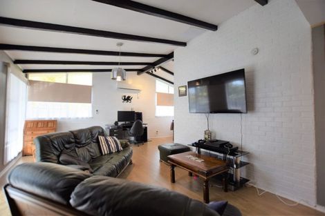 Photo of property in 31 Harmel Road, Glendene, Auckland, 0602