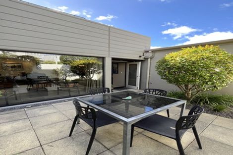 Photo of property in Highwic, 2/32 Hobson Street, Thorndon, Wellington, 6011