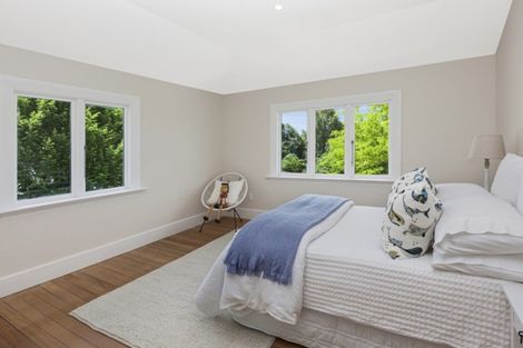 Photo of property in 21 Saint Andrews Square, Strowan, Christchurch, 8052