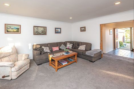 Photo of property in 6 Holdsworth Drive, Otamatea, Whanganui, 4500