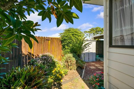 Photo of property in 1/14 Compass Place, Te Atatu Peninsula, Auckland, 0610