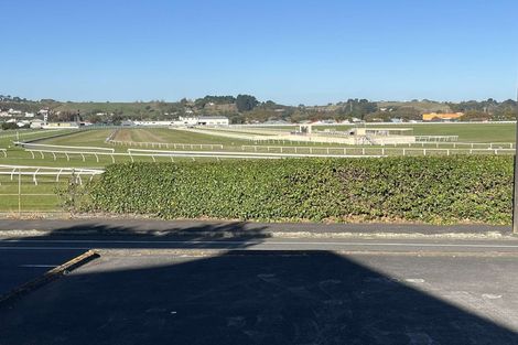 Photo of property in 27 Jackson Street, College Estate, Whanganui, 4500