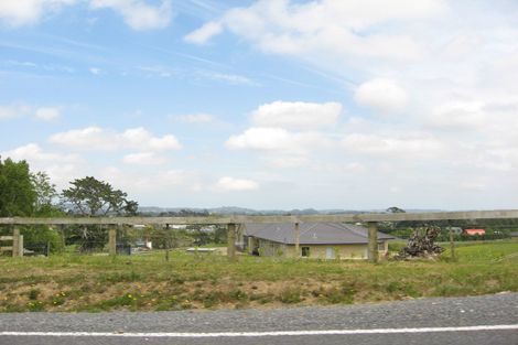 Photo of property in 265a Old Road North, Kumeu, 0892