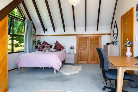 Photo of property in 2069 Queen Charlotte Drive, Ngakuta Bay, Picton, 7281