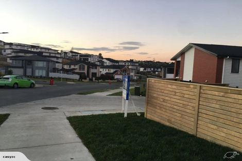 Photo of property in 18 Rathmullen Place, Pinehill, Auckland, 0632