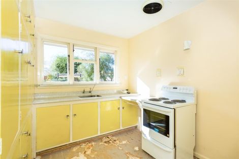 Photo of property in 340 Memorial Avenue, Burnside, Christchurch, 8053