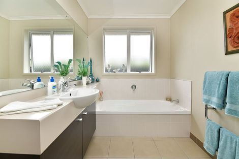 Photo of property in 1 Flavell Drive, Orewa, 0931