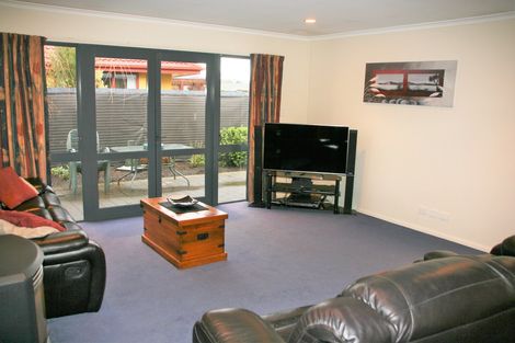 Photo of property in 16 Rowan Place, Mosgiel, 9024