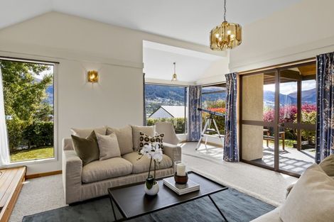 Photo of property in 8 Oregon Drive, Kelvin Heights, Queenstown, 9300
