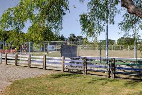 Photo of property in 11 Mount Biggs Road, Halcombe, 4779