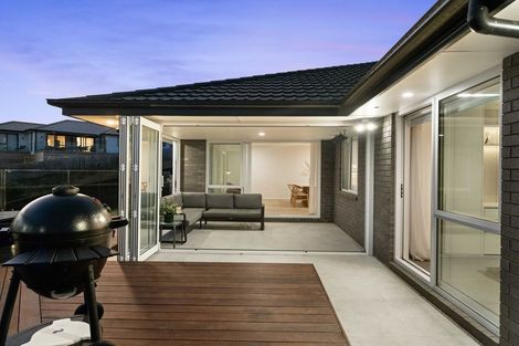 Photo of property in 17 Calder Crescent, Pokeno, 2402