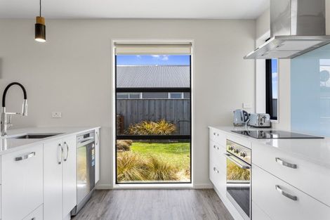 Photo of property in 10 Claremont Crescent, Amberley, 7410