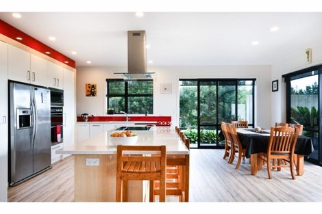 Photo of property in 911 Old North Road, Waimauku, 0882