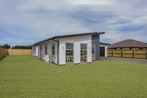 Photo of property in 11 Merino Crescent, Kirwee, 7571