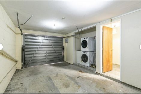 Photo of property in 2/29a Parkvale Road, Karori, Wellington, 6012