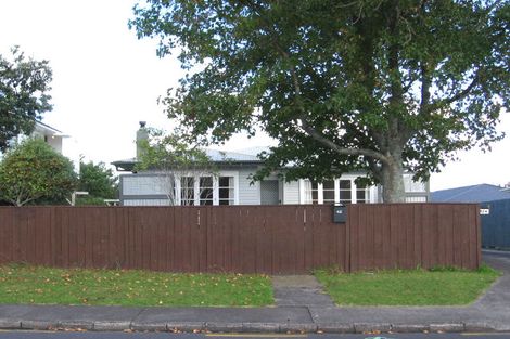 Photo of property in 1/42 Strid Road, Te Atatu South, Auckland, 0610