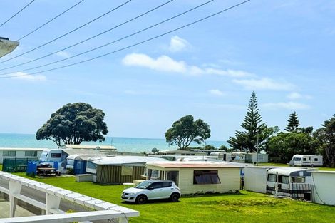 Photo of property in 121 Eighth Avenue, Urenui, 4377