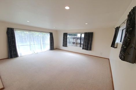 Photo of property in 350e Great South Road, Opaheke, Papakura, 2113