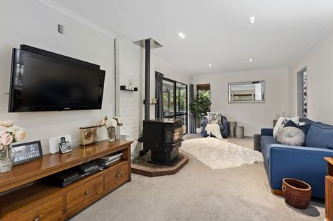 Photo of property in 97 Blue Mountains Road, Pinehaven, Upper Hutt, 5371