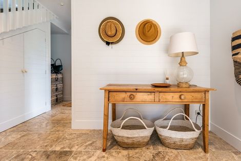 Photo of property in 31 Miro Road, Palm Beach, Waiheke Island, 1081