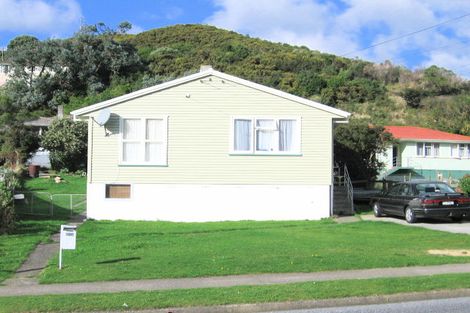 Photo of property in 180 Sievers Grove, Cannons Creek, Porirua, 5024