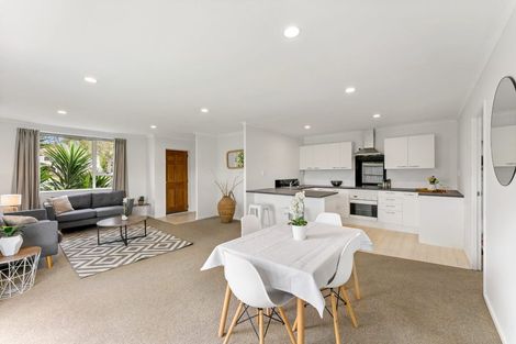 Photo of property in 22 Kayes Road, Pukekohe, 2120