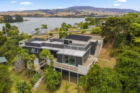 Photo of property in 24 Point Street, Raglan, 3225