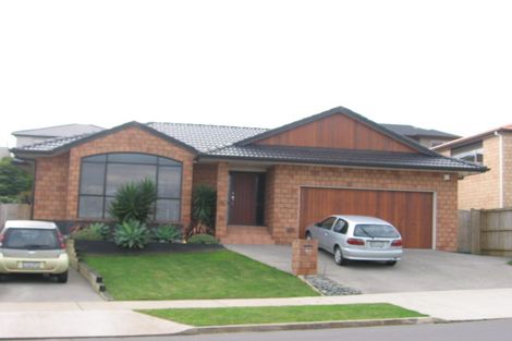 Photo of property in 90 Cyril French Drive, Flat Bush, Auckland, 2016