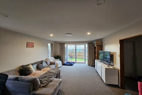 Photo of property in 1/7 Orlando Crescent, Waimairi Beach, Christchurch, 8083