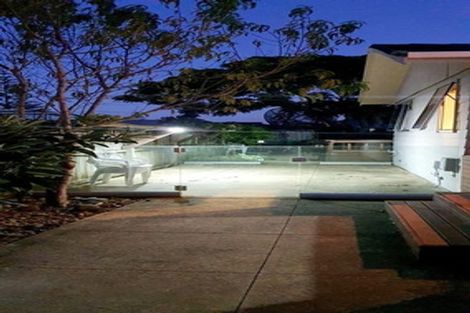 Photo of property in 38 Darren Crescent, Half Moon Bay, Auckland, 2012