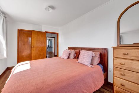 Photo of property in 62 Lismore Street, Merrilands, New Plymouth, 4312