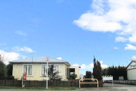 Photo of property in 913 Heretaunga Street East, Parkvale, Hastings, 4122