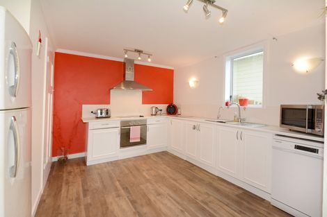 Photo of property in 23 Adderley Terrace, Ravensbourne, Dunedin, 9022