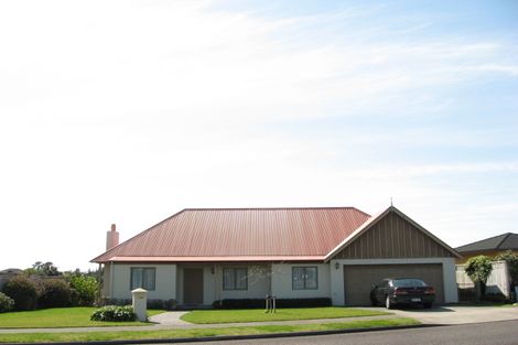 Photo of property in 138 Heta Road, Highlands Park, New Plymouth, 4312