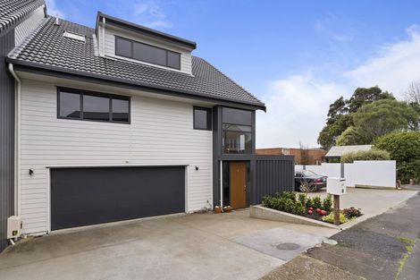 Photo of property in 4 Otahuri Crescent, Greenlane, Auckland, 1051