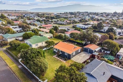 Photo of property in 12 Hicks Crescent, Waikanae Beach, Waikanae, 5036