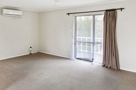 Photo of property in 18 Peter Hall Drive, Kelvin Grove, Palmerston North, 4414