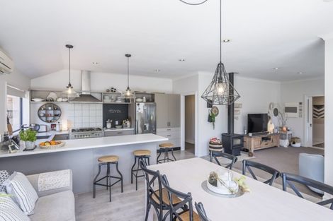 Photo of property in 3 Holcombe Drive, Paraparaumu, 5032