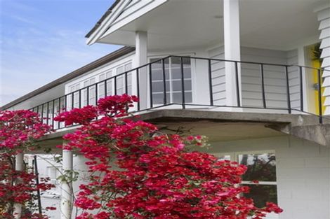 Photo of property in 5 Page Point, Mellons Bay, Auckland, 2014