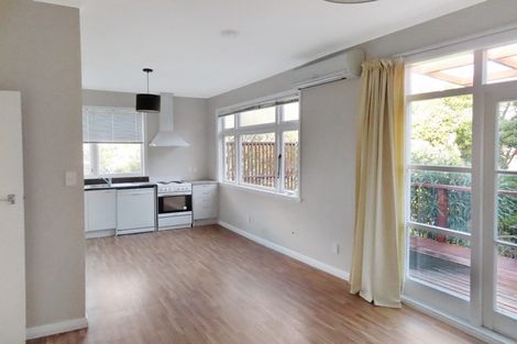 Photo of property in 33 Ferry Road, Days Bay, Lower Hutt, 5013