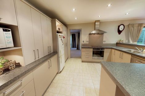 Photo of property in 10 Parkhaven Drive, Rosehill, Papakura, 2113