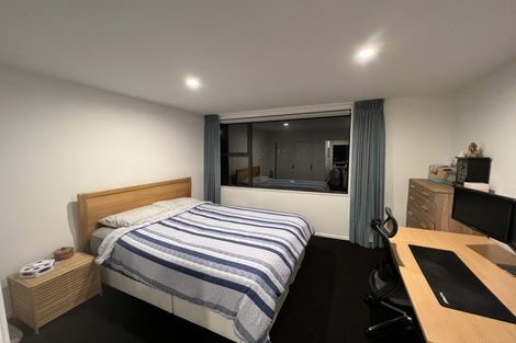 Photo of property in 5/15 Chivalry Road, Glenfield, Auckland, 0629