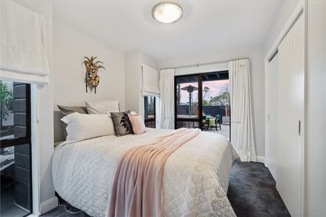 Photo of property in 41 Rawene Road, Birkenhead, Auckland, 0626