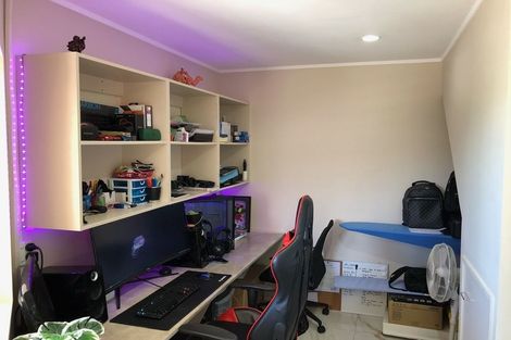 Photo of property in 100 Westerham Drive, Dannemora, Auckland, 2016