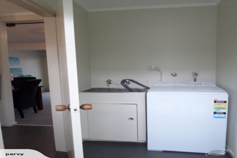 Photo of property in 3/49 Apu Crescent, Lyall Bay, Wellington, 6022