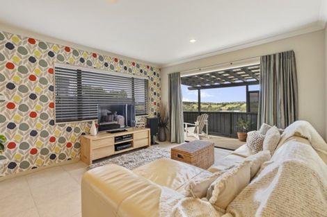 Photo of property in 8 Havilah View, Army Bay, Whangaparaoa, 0930