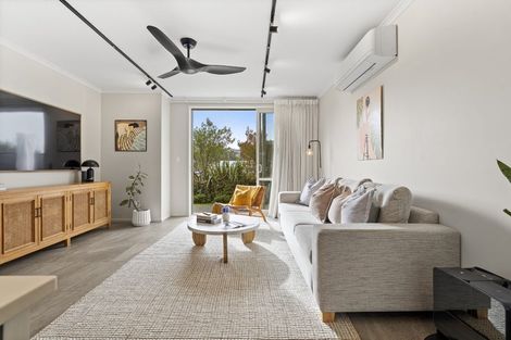 Photo of property in 18 Taitonga Lane, Stanmore Bay, Whangaparaoa, 0932