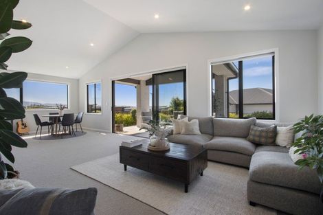 Photo of property in 2 Kingson Court, Omokoroa, 3114