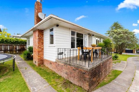 Photo of property in 48 Amberley Avenue, Te Atatu South, Auckland, 0610