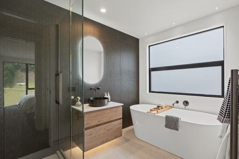 Photo of property in 10 Flowers Lane, Cracroft, Christchurch, 8022